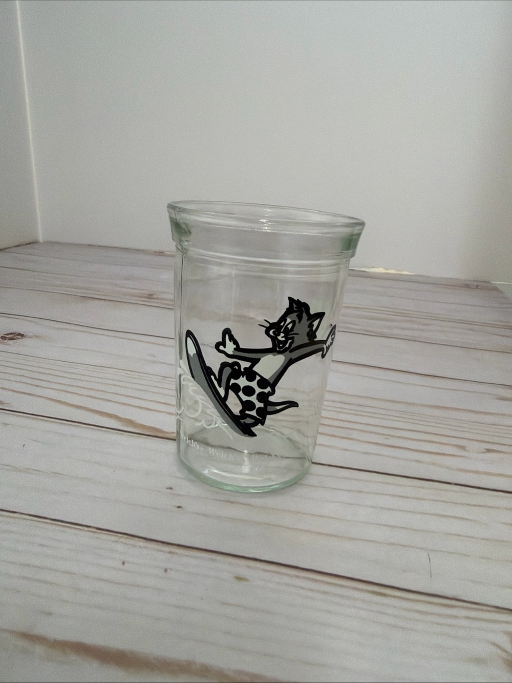 Vintage 1990 Welch’s Jelly Jar Tom and Jerry Cartoon Surfing Waves Juice Glass